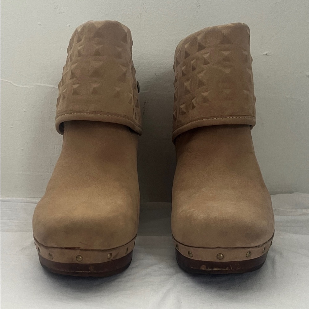 Elegant Tan Mules with Studded Detail By Ugg these boots are gently worn